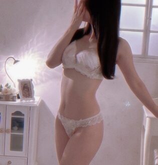 One chan (ワンチャン) 美川あこ