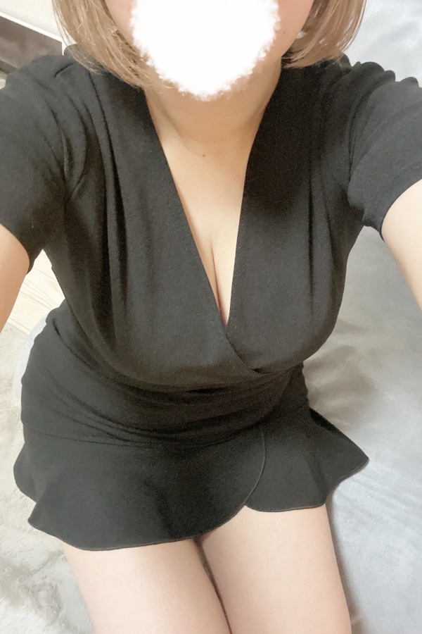 THE DIANA (ザ・ディアーナ) 一色莉緒